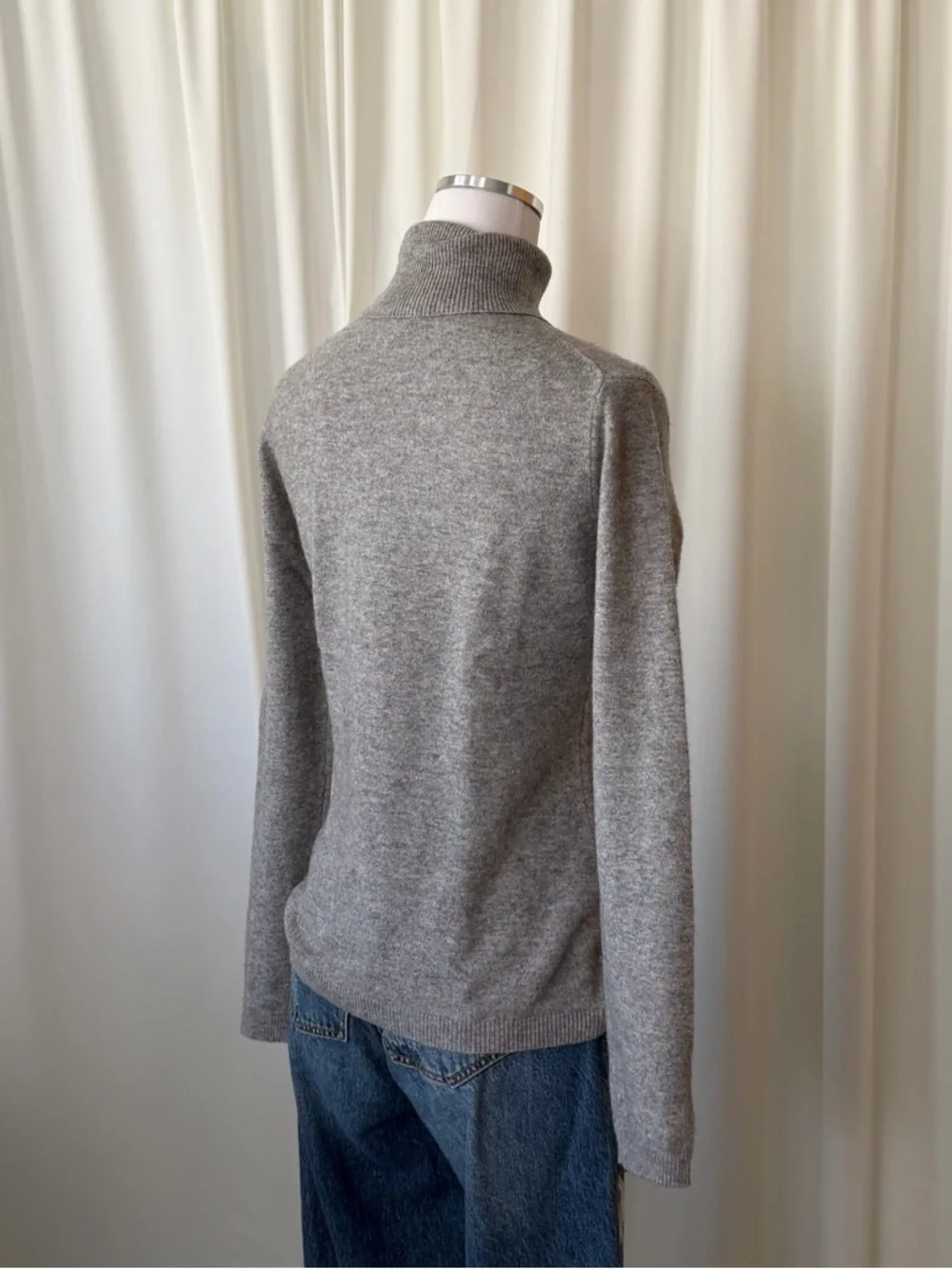 Sofia Cashmere Grey Turtleneck Sweater 100% Cashmere Size Medium. - Picture 8 of 12